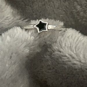 ❤️ 2 for $10 PRICE DROP 
Silver & Black Star Ring
